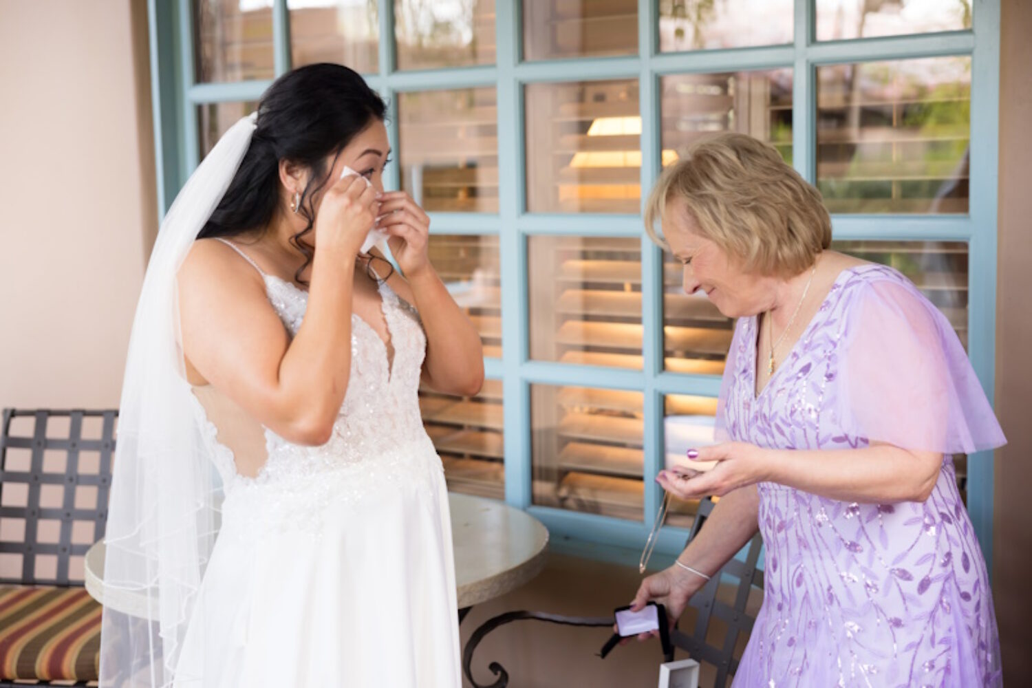 Waterproof-makeup-for-weddings-and-events